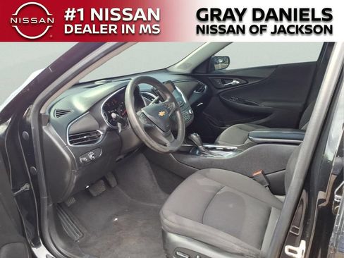 Used 2019 Chevrolet Malibu LT FWD image 24