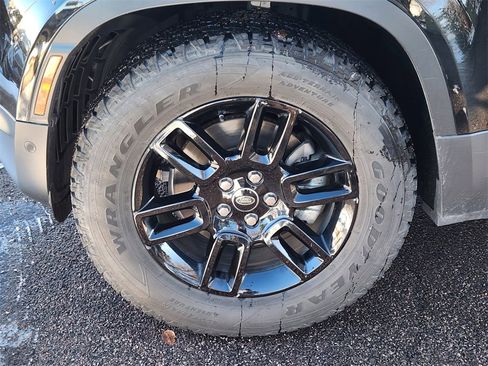 Used 2024 Land Rover Defender 110 S image 23