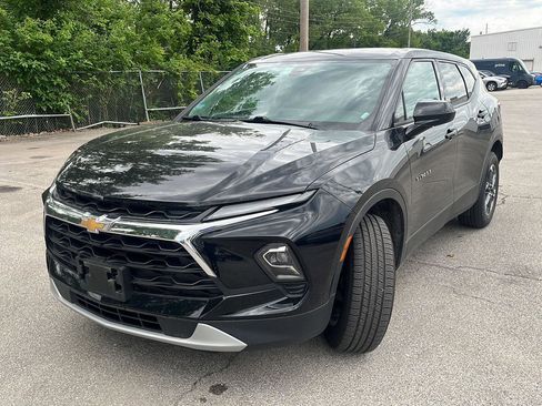 Used 2025 Chevrolet Blazer LT AWD/4WD image 3