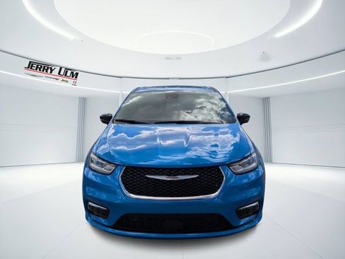 New 2026 Chrysler Pacifica Select FWD image 8