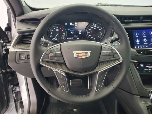 New 2026 Cadillac XT5 Sportv w/ LPO, Onyx Lite Package image 13