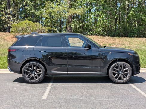 Used 2024 Land Rover Range Rover Sport SE AWD/4WD image 23