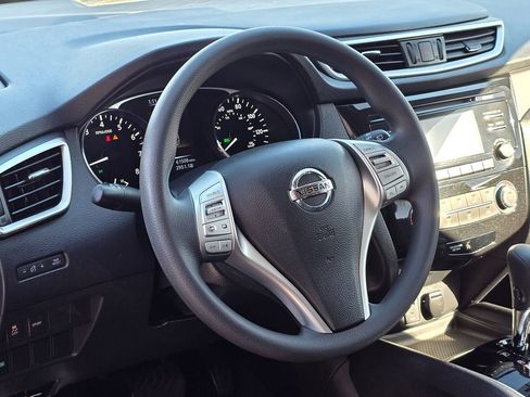 Used 2016 Nissan Rogue S image 21