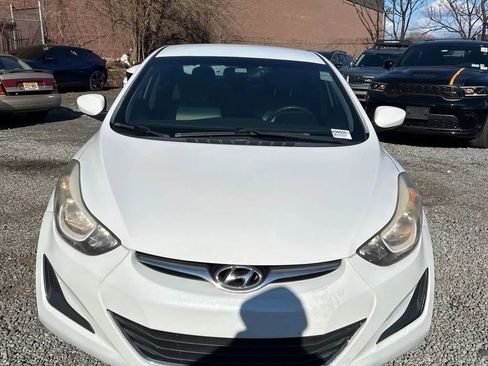 Used 2016 Hyundai Elantra SE image 2