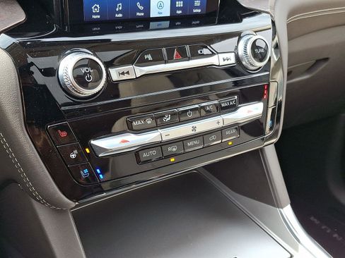 Used 2022 Ford Explorer Platinum w/ Equipment Group 601A image 28