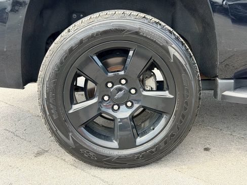 Used 2019 Chevrolet Tahoe LT w/ LT Midnight Edition AWD/4WD image 30