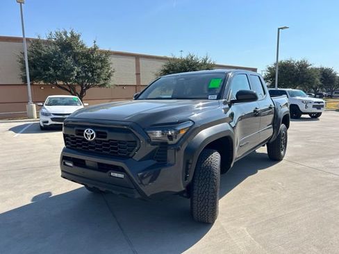 Certified 2025 Toyota Tacoma TRD Off-Road AWD/4WD image 7