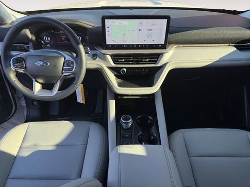 New 2025 Ford Explorer Active w/ Active Comfort Package image 10