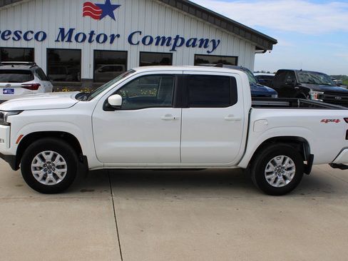 Used 2022 Nissan Frontier SV AWD/4WD image 8