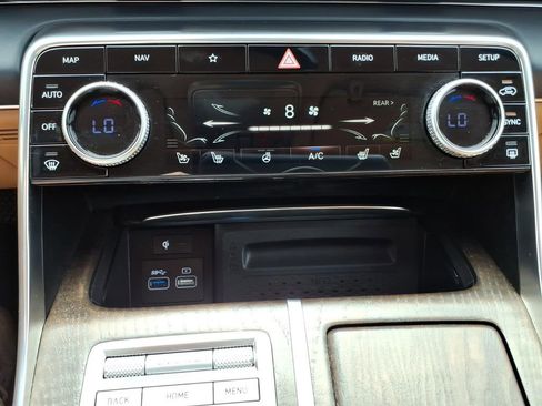 Used 2024 Genesis GV80 3.5T Advanced AWD/4WD image 23