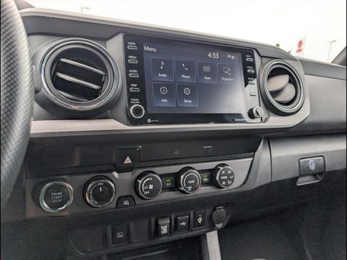 Used 2020 Toyota Tacoma TRD Sport AWD/4WD image 18