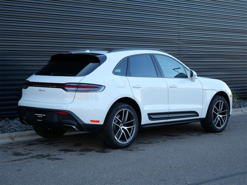 Used 2025 Porsche Macan image 26