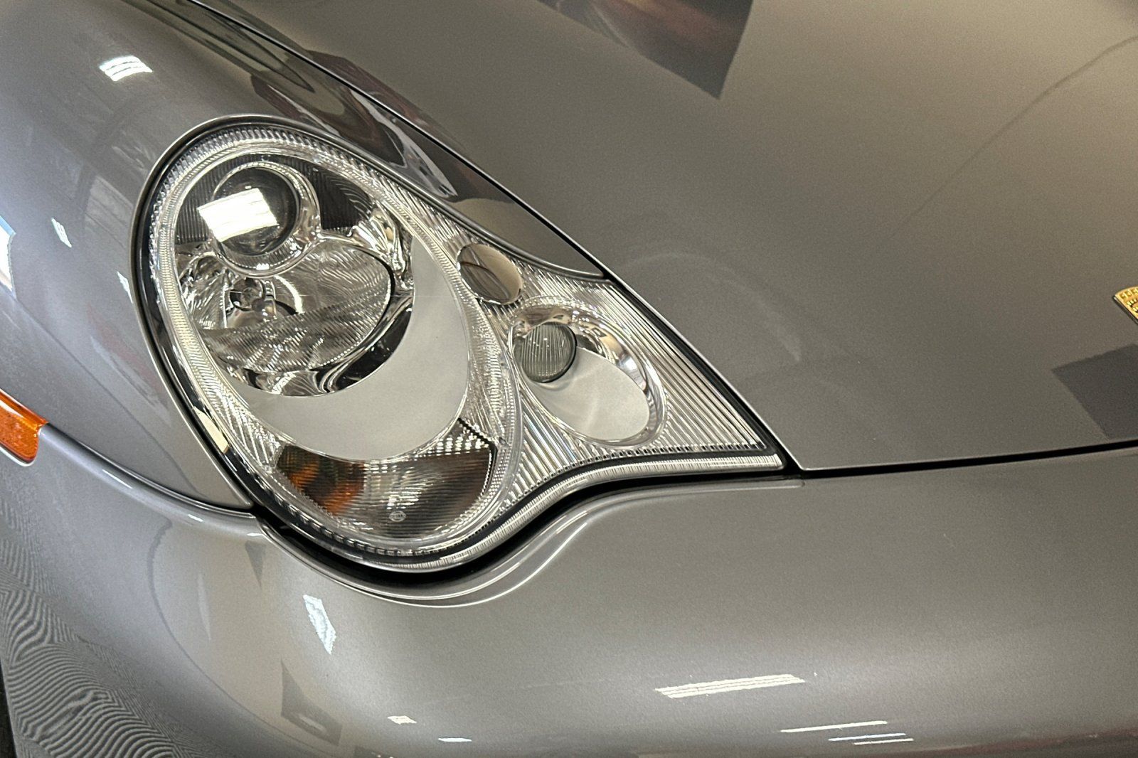 Used 2004 Porsche 911 Carrera RWD image 39