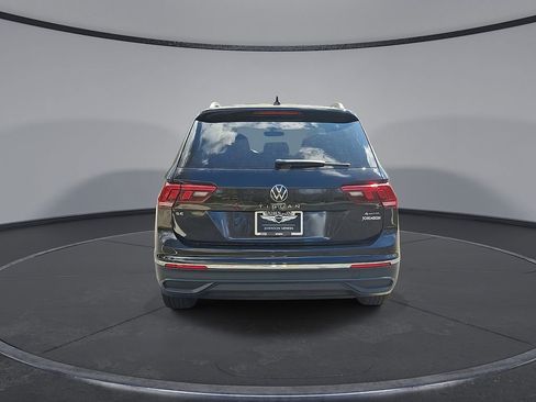 Used 2024 Volkswagen Tiguan SE image 23