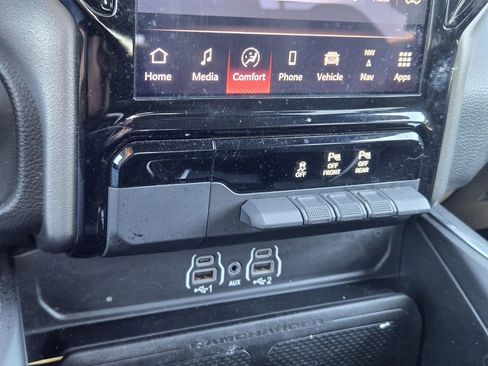 Used 2025 RAM 1500 Big Horn AWD/4WD image 14