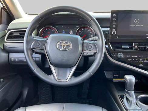 Used 2021 Toyota Camry XSE FWD image 6