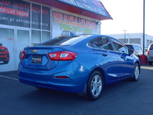 Used 2016 Chevrolet Cruze LT w/ Convenience Package FWD image 9