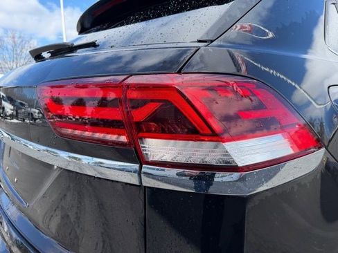 Used 2021 Volkswagen Atlas Cross Sport S image 6