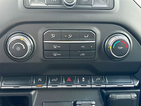 Used 2020 Chevrolet Silverado 1500 Custom w/ Custom Value Package AWD/4WD image 15