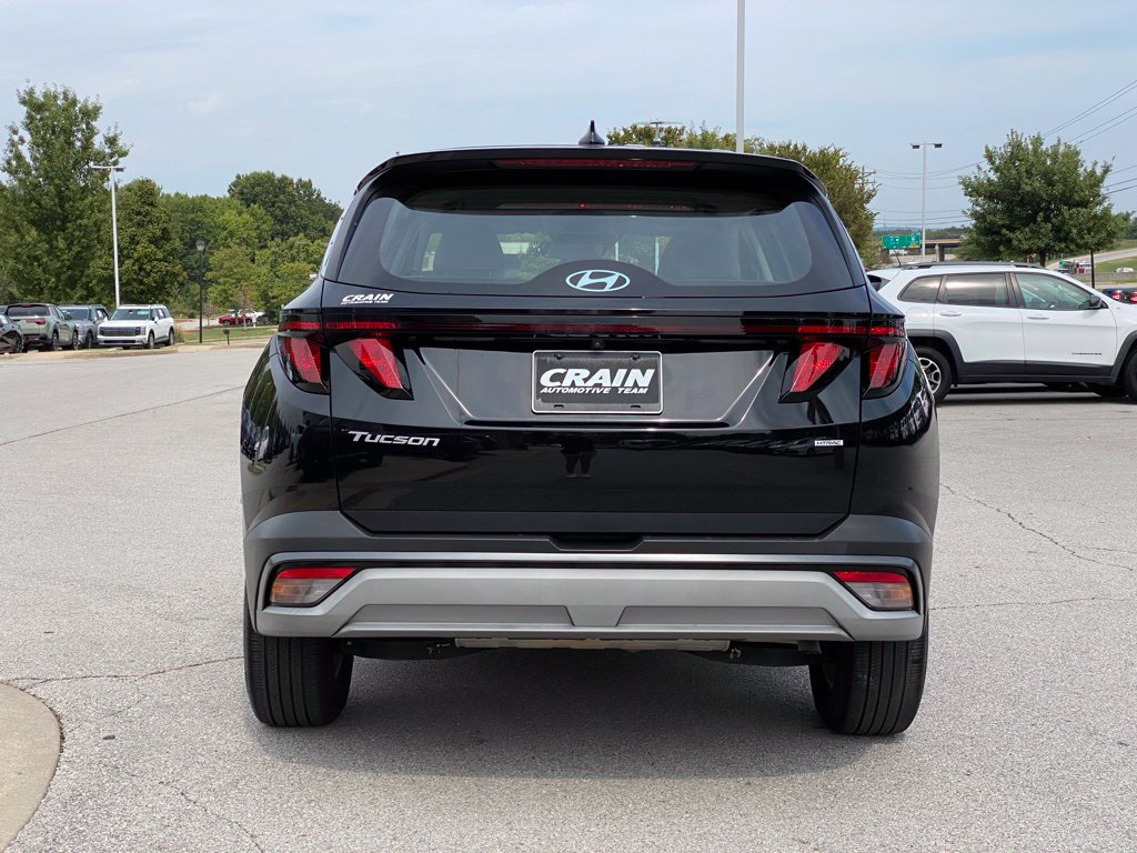 Used 2025 Hyundai Tucson SE AWD/4WD image 6