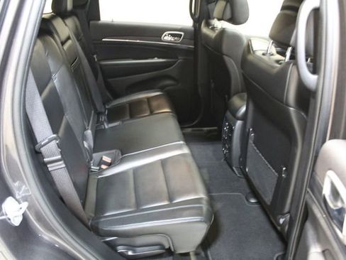 Used 2020 Jeep Grand Cherokee Limited image 15