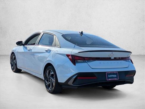 Used 2025 Hyundai Elantra Sport image 8