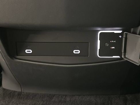 Used 2022 Cadillac Escalade Premium Luxury AWD/4WD image 73