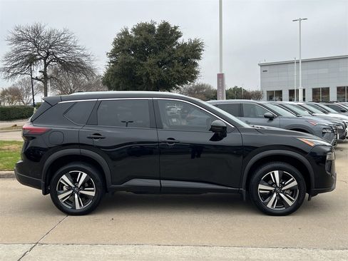 Certified 2024 Nissan Rogue SL image 3