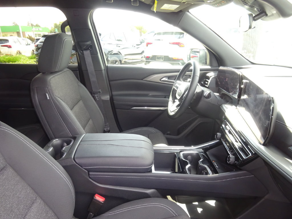Used 2026 Chevrolet Traverse LT w/ Midnight/Sport Edition FWD image 15