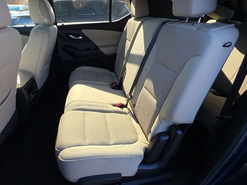 Used 2023 Chevrolet Traverse LS image 6