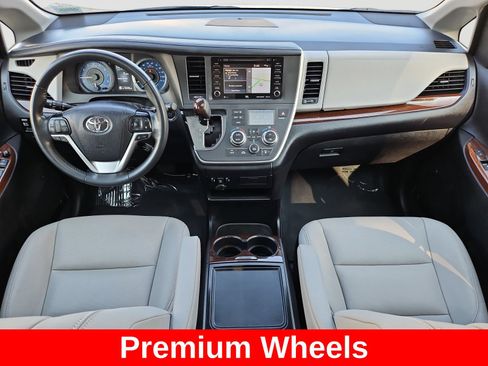 Used 2020 Toyota Sienna Limited AWD/4WD image 14