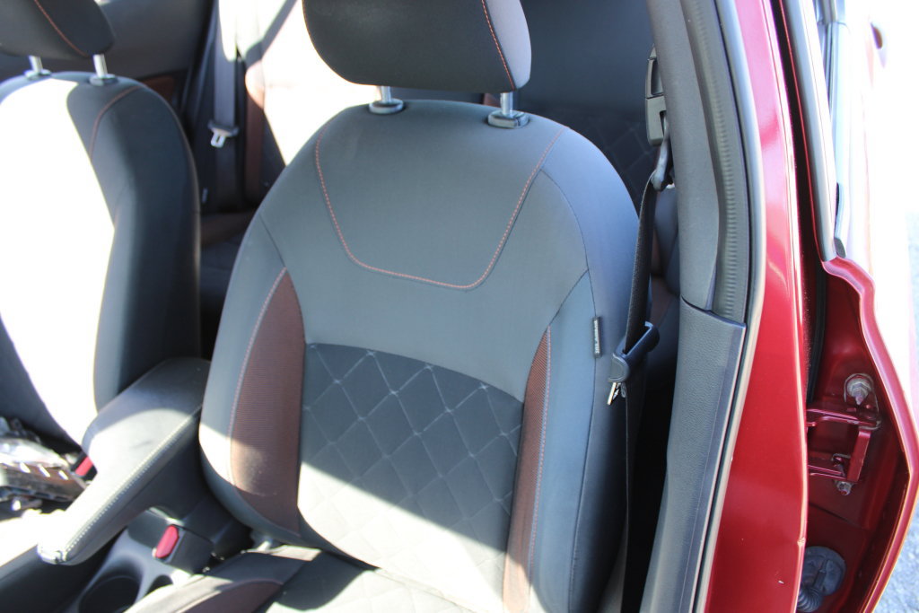 Used 2020 Nissan Kicks SR FWD image 16