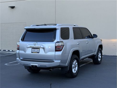 Used 2014 Toyota 4Runner SR5 image 7