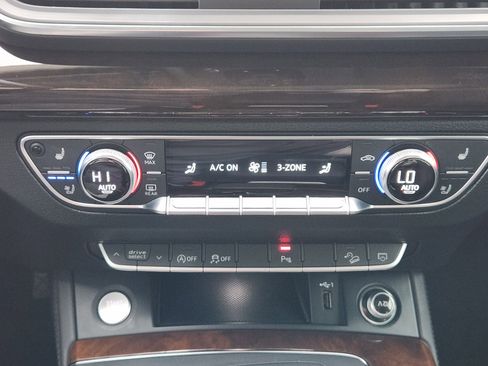 Used 2019 Audi Q5 2.0T Premium Plus image 22