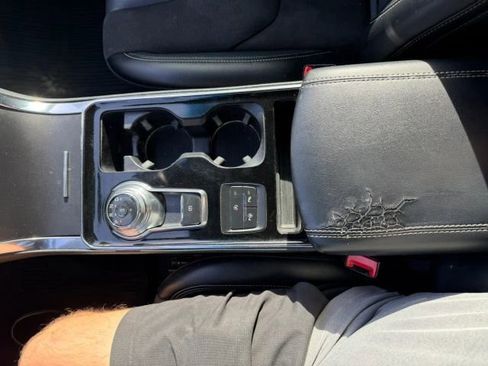Used 2019 Ford Edge ST w/ Equipment Group 401A AWD/4WD image 15
