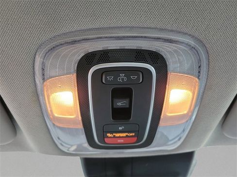 Used 2025 Hyundai Elantra Limited image 29