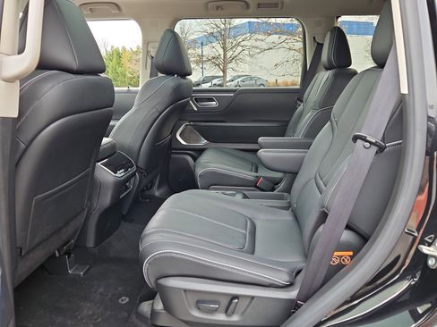 Used 2025 INFINITI QX80 Sensory image 14