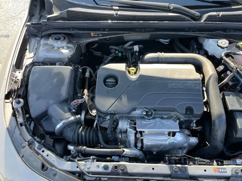Used 2023 Chevrolet Malibu LT FWD image 38