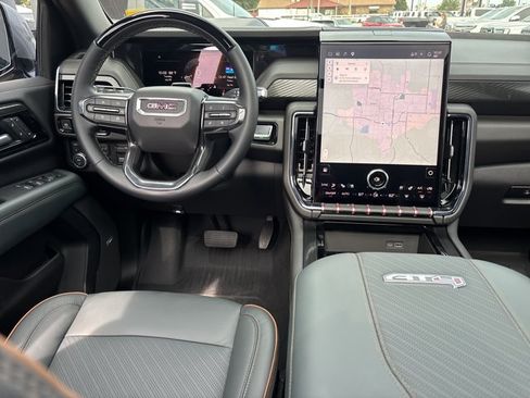 Used 2025 GMC Yukon AT4 w/ AT4 Premium Plus Package AWD/4WD image 23