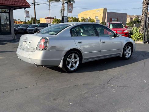 Used 2006 Nissan Altima 3.5 SE FWD image 6