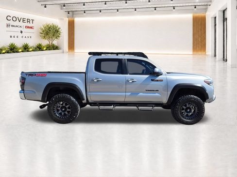 Used 2019 Toyota Tacoma TRD Off-Road AWD/4WD image 13