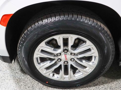 Used 2023 GMC Yukon SLT image 11