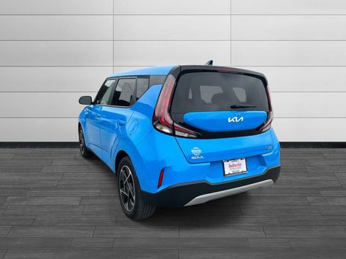 Used 2023 Kia Soul EX image 5
