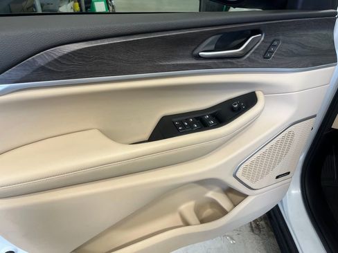 Used 2022 Jeep Grand Cherokee Limited 4xe w/ Luxury Tech Group II image 13