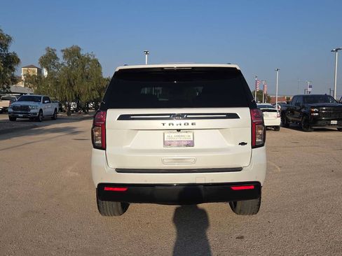 Used 2024 Chevrolet Tahoe Z71 w/ Luxury Package AWD/4WD image 7