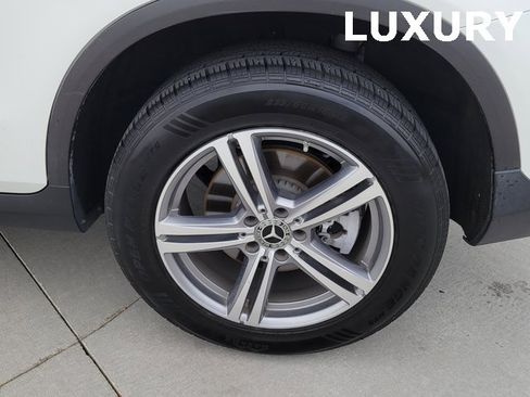 Used 2021 Mercedes-Benz GLC 300 4MATIC image 21