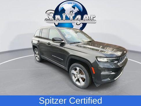 Used 2023 Jeep Grand Cherokee Limited w/ Luxury Tech Group II image 2
