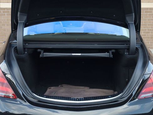 Used 2018 Mercedes-Benz S 560 Sedan image 12