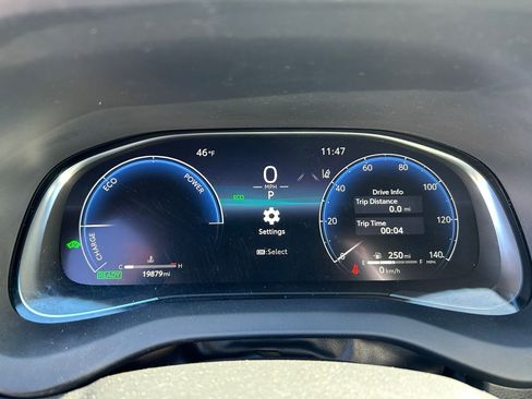 Used 2024 Toyota Venza Limited image 15