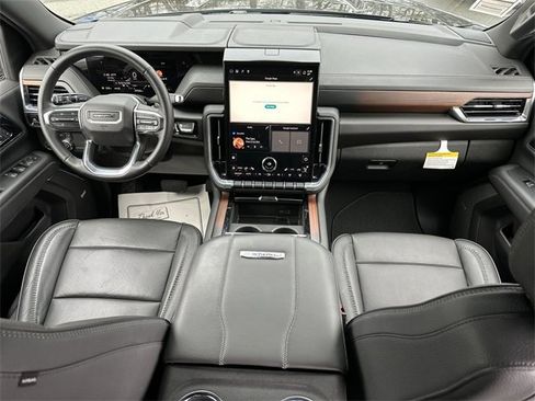 Used 2025 GMC Yukon XL Denali image 29